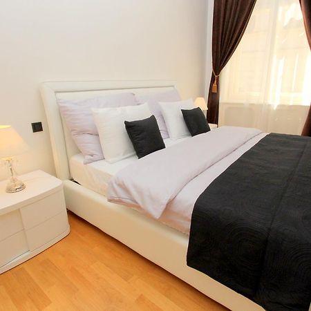 Luxury Apartments Krocinova Prague Exterior photo