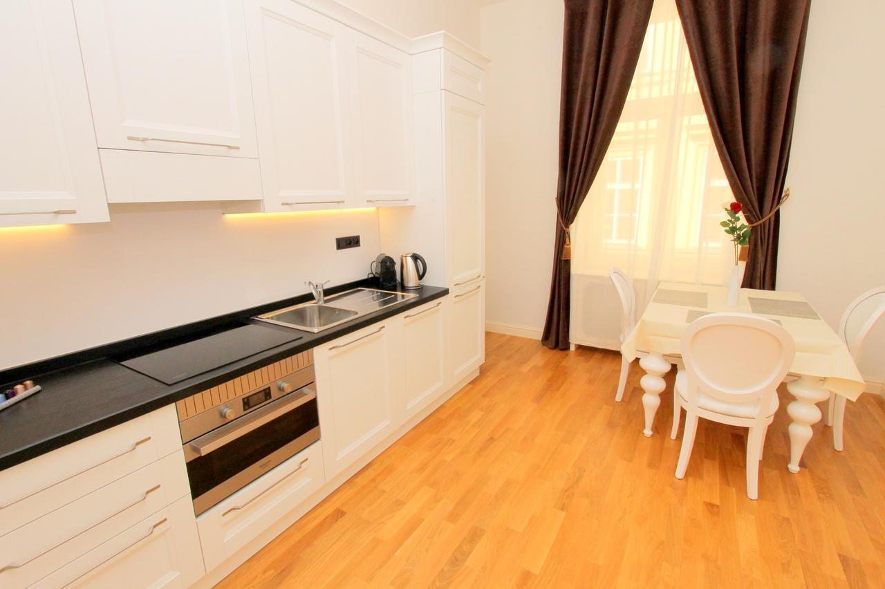 Luxury Apartments Krocinova Prague Exterior photo