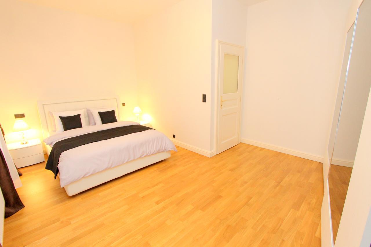Luxury Apartments Krocinova Prague Exterior photo
