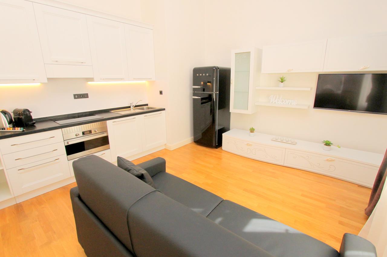 Luxury Apartments Krocinova Prague Exterior photo