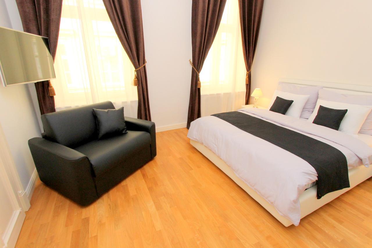 Luxury Apartments Krocinova Prague Exterior photo